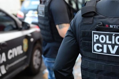 Quatro pessoas são presas por extorsão de comerciantes e donos de provedores de internet no Ceará