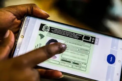 Aulas em autoescola deixam de ser obrigatórias para tirar CNH