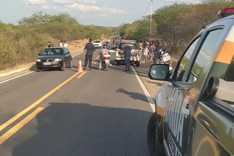 Duas pessoas morrem em grave acidente em Parambu-CE