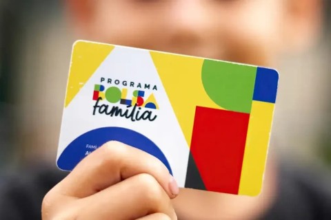 Bolsa Família: Regra garante que quem consegue emprego continue recebendo parte do benefício por até 12 meses