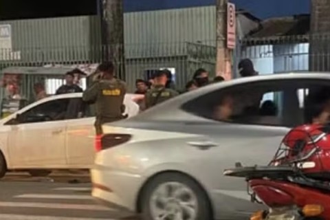 Homem é morto e mulher e criança ficam feridas em ataque a tiros dentro de carro de aplicativo em Maracanaú