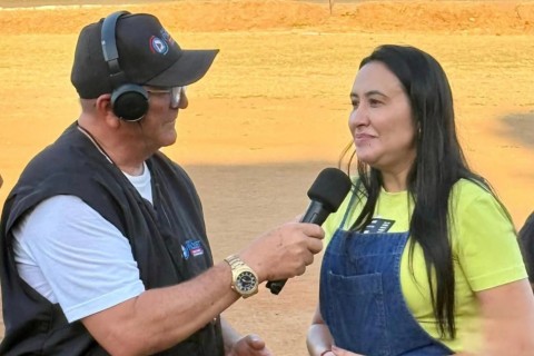 Prefeita de Piquet Carneiro-CE Neila Vitoriano prestigia grande final da copa Raimundo Valdeir em Ibicuã