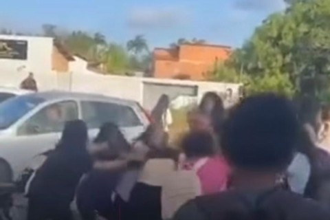 Briga entre alunas em escola de Itaitinga termina com transferência de estudantes