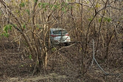 Veículo com placa da cidade de Madalena no Ceará, sai da BR-020