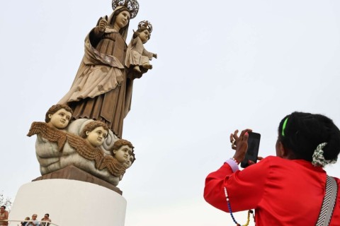 Estátua de Nossa Senhora do Carmo de 40 metros é inaugurada com santuário no Ceará