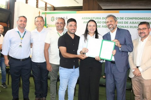 Assinatura de ampliação do sistema de abastecimento de água da comunidade de Cachoeira