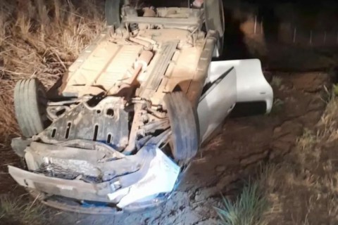 Acidente na zona rural de Jucás-CE: Mulher sobrevive a capotagens e é socorrida pela PM