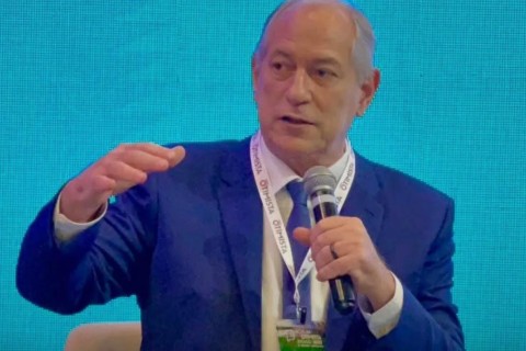 Ciro Gomes volta a criticar governo do Ceará e fala em "ditadura " no estado