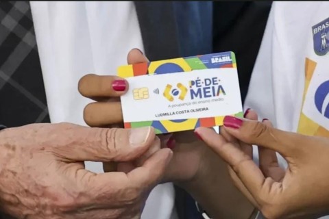 MEC libera pagamento da quinta parcela do Pé-de-Meia para estudantes do ensino médio