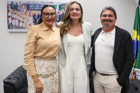 Prefeita de Piquet Carneiro-CE Neila Vitoriano saúde e desenvolvimento