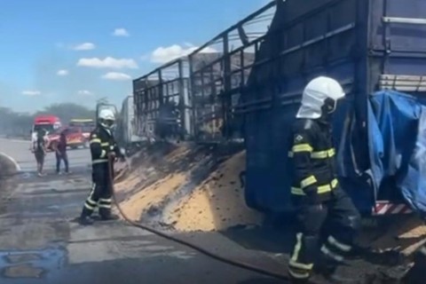 Acidente entre carreta e motocicleta deixa vítimas fatais na CE que liga Quixeramobim a Madalena