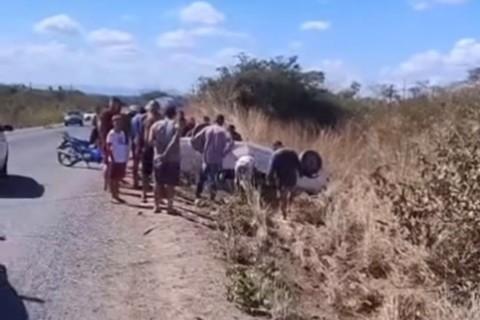 Grave acidente na CE-183, em Cariré, deixa jovem de 18 anos morto