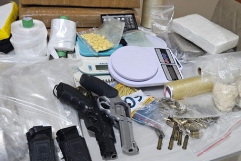 Dois policiais militares são presos por envolvimento com facção criminosa no Ceará