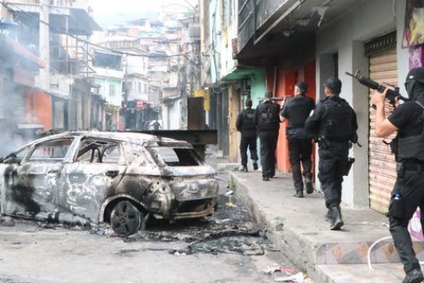 Criminosos cearenses foram alvos em megaoperação no Rio de Janeiro com 81 detidos e dezenas de mortos