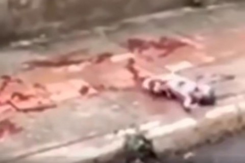 Parto em situação vulnerável:  mulher dá à luz na calçada em frente à maternidade