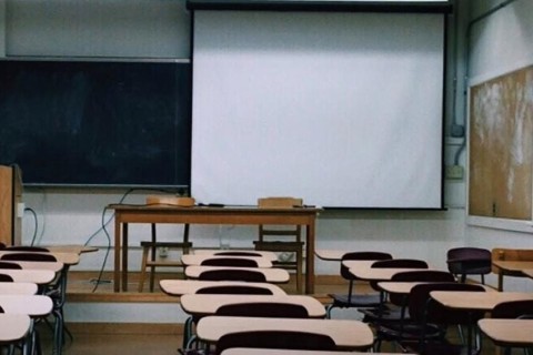 Escolas poderão ter cartilhas contra pedofilia