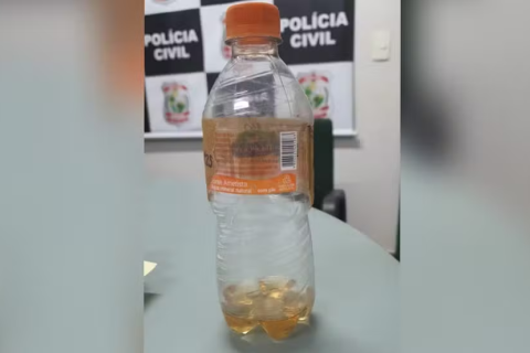 Dois homens morrem após beber veneno de lagarta achando que era cachaça