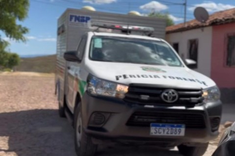 Mulher é morta a tiros dentro de casa no município de Groaíras