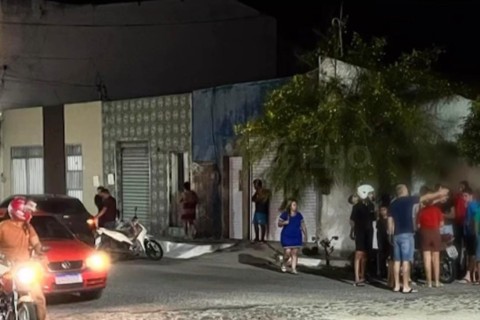 Acidente entre carro e moto é registrado em cruzamento de Pedra Branca-CE