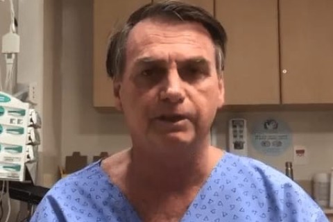Sob escolta, Bolsonaro chega a hospital para realizar procedimentos cirúrgicos