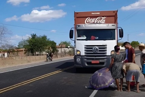 Homem é atropelado por caminhão na BR-226, entre Crateús e Independência