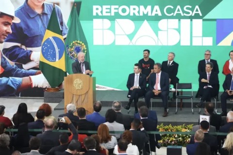 Lula lança programa de reforma de casas e defende ação para invisíveis