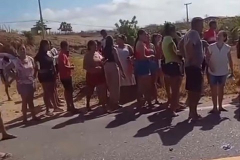 Acidente entre caminhonete e fiat causa susto na fortuna, entre Acopiara-CE e Iguatu-CE