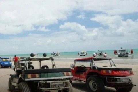 Mulher morre atropelada por buggy em frente à barraca de praia no Ceará