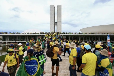 Condenação de Bolsonaro acelera pressão na Câmara pela anistia dos atos de 8 de janeiro