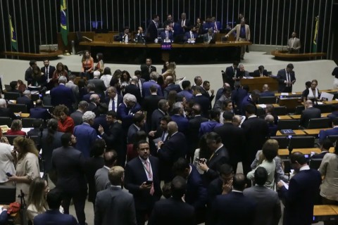 Câmara aprova isenção do Imposto de Renda para quem ganha até R$ 5 mil