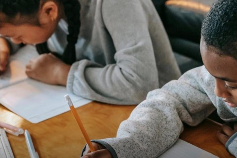 Nove cidades do Ceará alfabetizaram todas as crianças em 2024, diz MEC