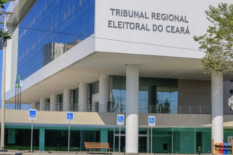 TRE julga hoje pedido de cassação da prefeita de Acaraú por abuso do poder político, econômico e midiático