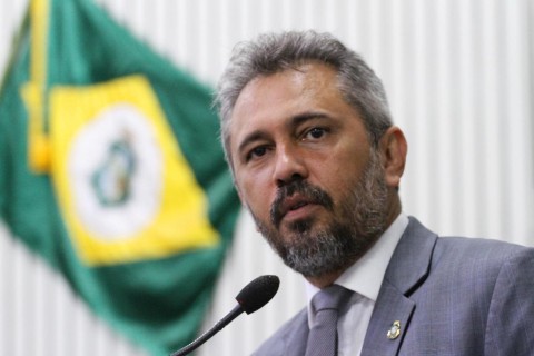 Em encontro do PT, Elmano promete "surra de votos" em 2026