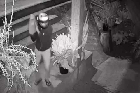 Criminosos arrombam casa e matam morador a tiros no Ceará