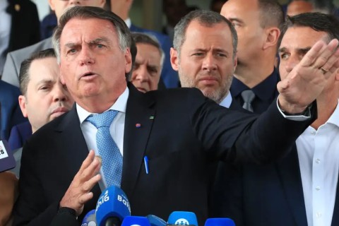 Minuta da anistia pode tornar Bolsonaro elegível e perdoar crimes desde 2019