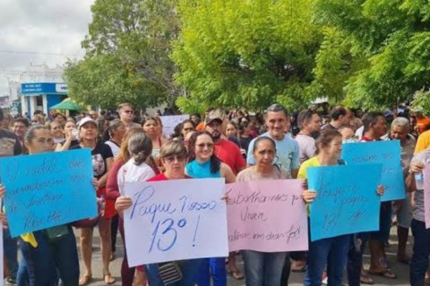 Faz 5 meses que os servidores são cobrados pelos bancos devido ao não repasse por parte da prefeitura