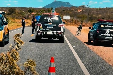 Tragédia em Tamboril-CE: criança morre após acidente e imagem do padrasto ao lado emociona