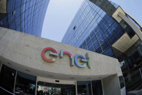 Descaso da Enel: Comunidades de Aratuba voltam a sofrer com quedas diárias de energia e prejuízos se acumulam