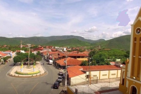 Três homens são mortos a tiros em campo de futebol no interior do Ceará