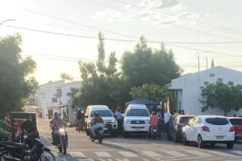 Mãe e filho são sepultados na cidade de Alto Santo, após tragédia em Iracema no Ceará