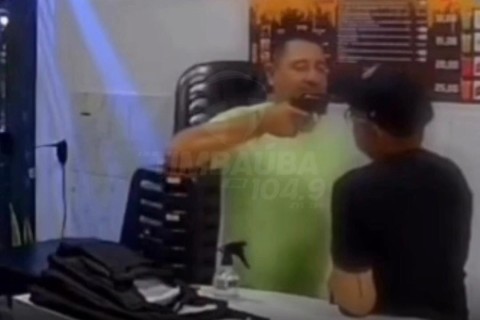 Homem atira na cabeça de "amigo" à queima-roupa após discussão em bar