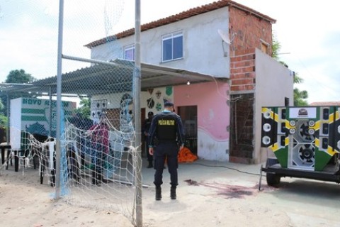 Justiça adia primeiro julgamento por Chacina da Sapiranga, que deixou cinco mortos em Fortaleza-CE