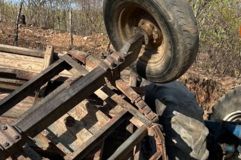 Acidente com trator deixa vítima fatal na zona rural de Quixeramobim-CE
