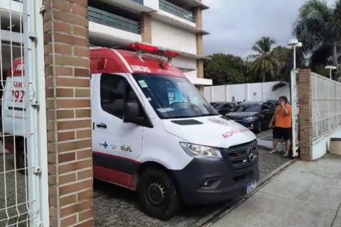 Aluno com lâmina fere colega, professor e coordenadora de escola em Fortaleza-CE