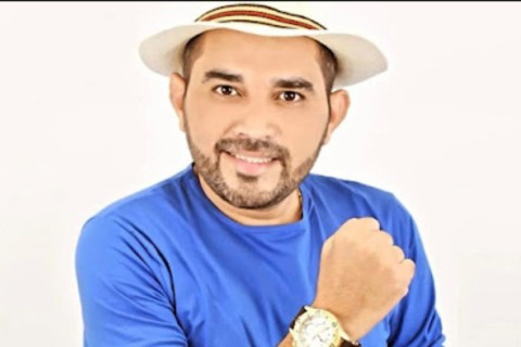 Cantor Estouradinho sofre acidente de trânsito em Acopiara-CE