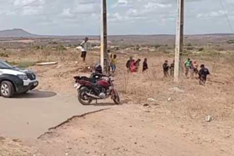 Corpo de homem é encontrado na vila aroeira, em Acopiara-CE