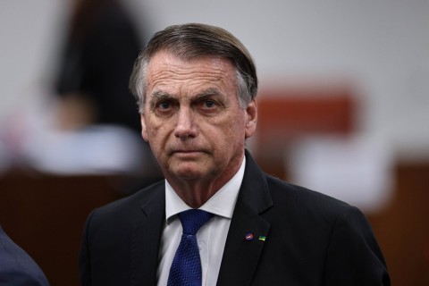 Bolsonaro tem prisão domiciliar decretada por Alexandre de Moraes