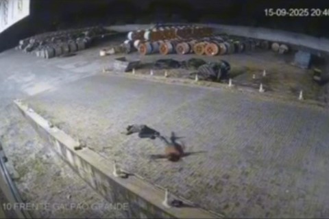 Vigilante reage a assalto é mata dois criminosos que queriam tomar sua arma