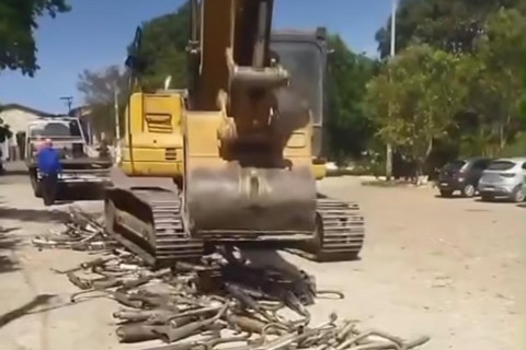 Mais de 300 escapamentos adulterados são destruídos pela Prefeitura de Juazeiro do Norte-CE