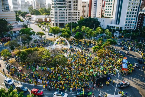 Apoiadores de Bolsonaro pedem anistia e protestam contra Moraes, em Fortaleza-CE